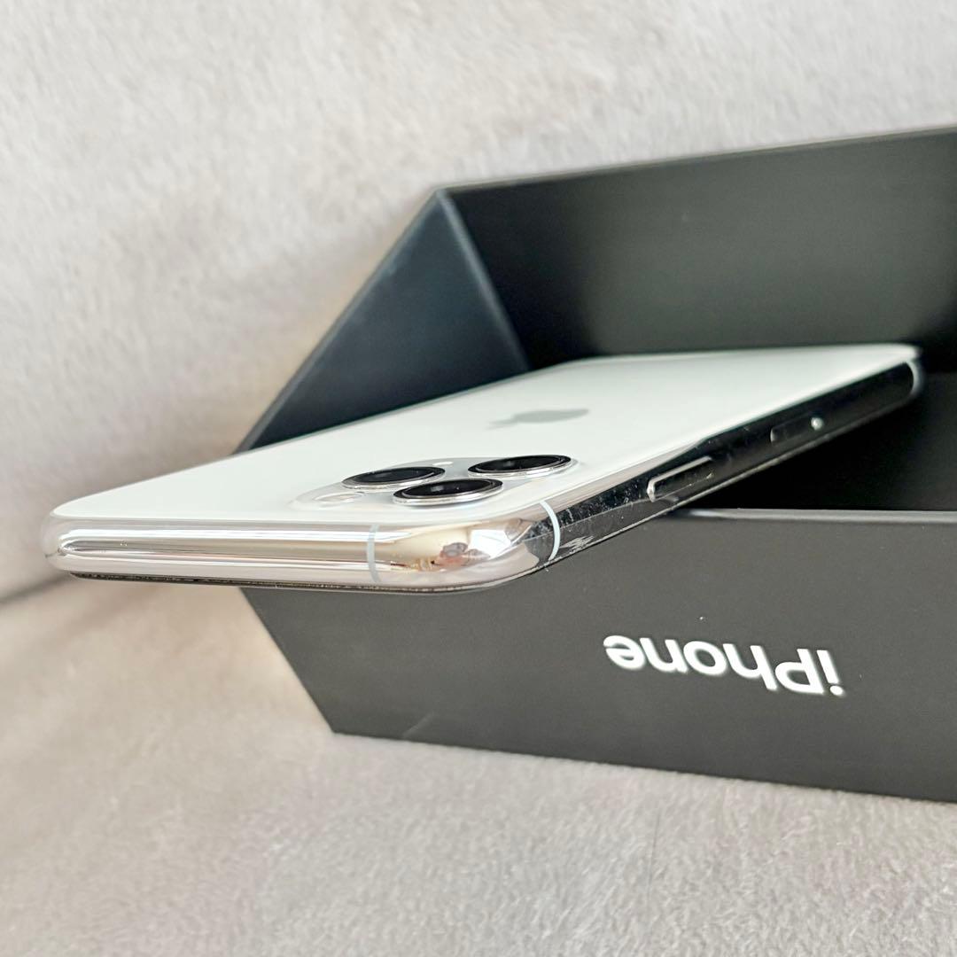 【美品】iPhone 11 pro 本体 シルバー 256GB SIMフリー