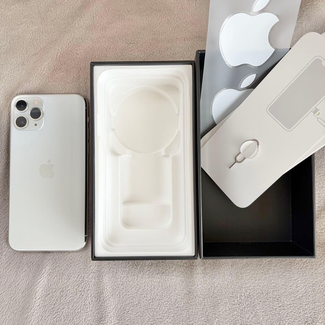 【美品】iPhone 11 pro 本体 シルバー 256GB SIMフリー