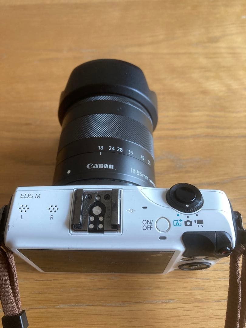 Canon EOS M ミラーレス18-55mm 22mm バッグ　ストロボ