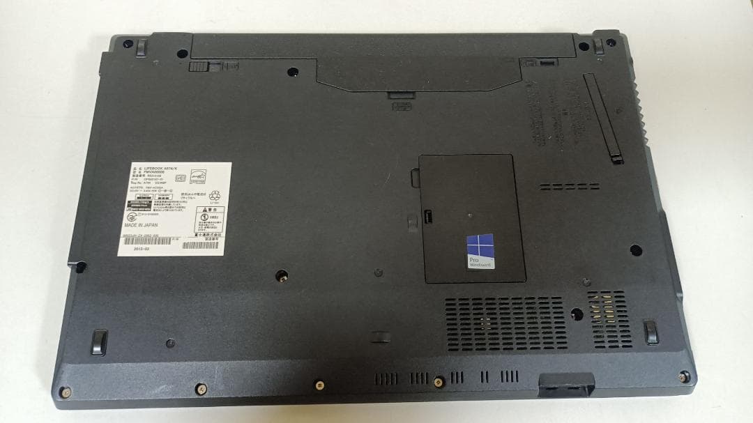 ノートパソコンFUJITSU第四世代Core i3 SSD128G メモリ8G