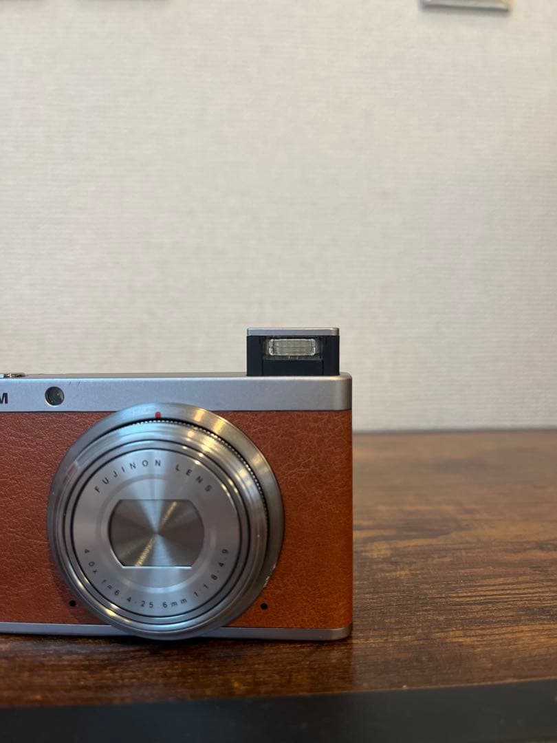 T*y様 極美品 FUJIFILM XF1 コンパクトデジタルカメラ