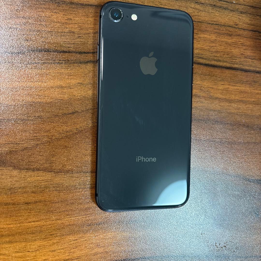 iPhone8 スペースグレイ　64GB SIMフリー