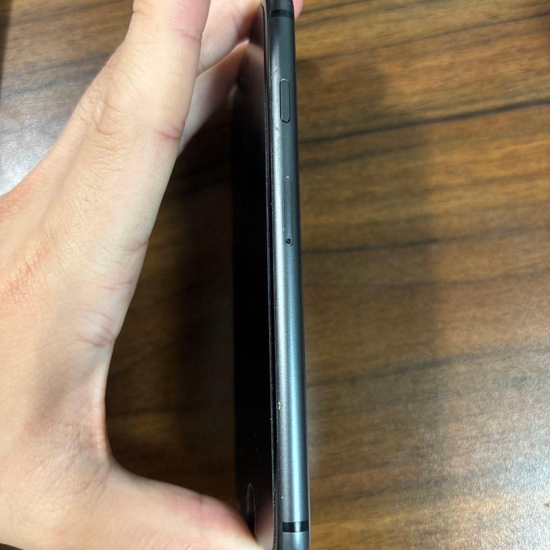 iPhone8 スペースグレイ　64GB SIMフリー