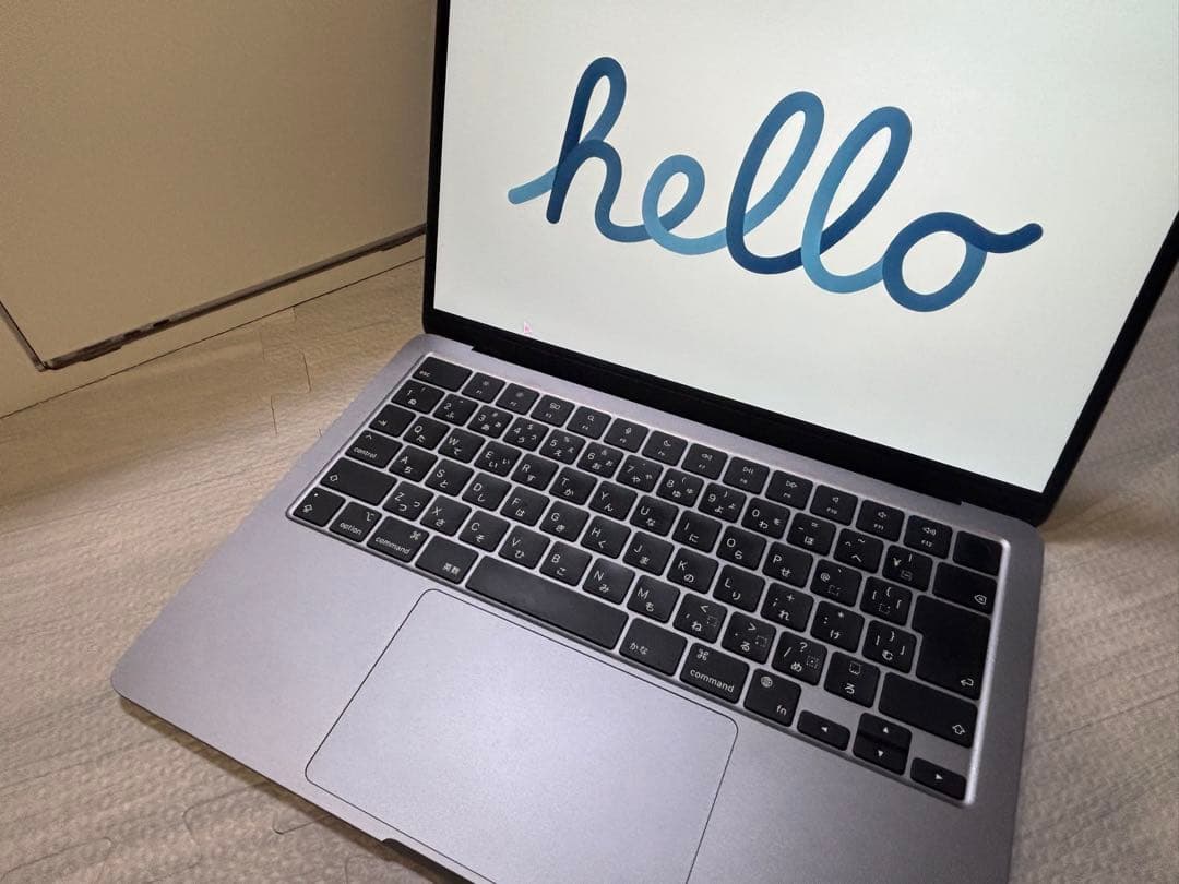 MacBook Air M2 13インチ　スペースグレイ