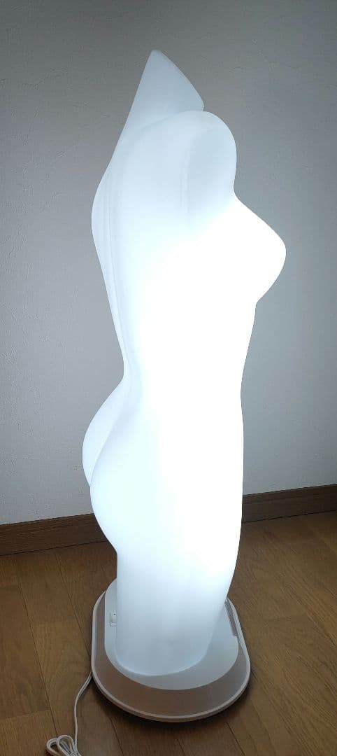 新品未使用品 シャンデール 電飾トルソー マネキン LED照明器具