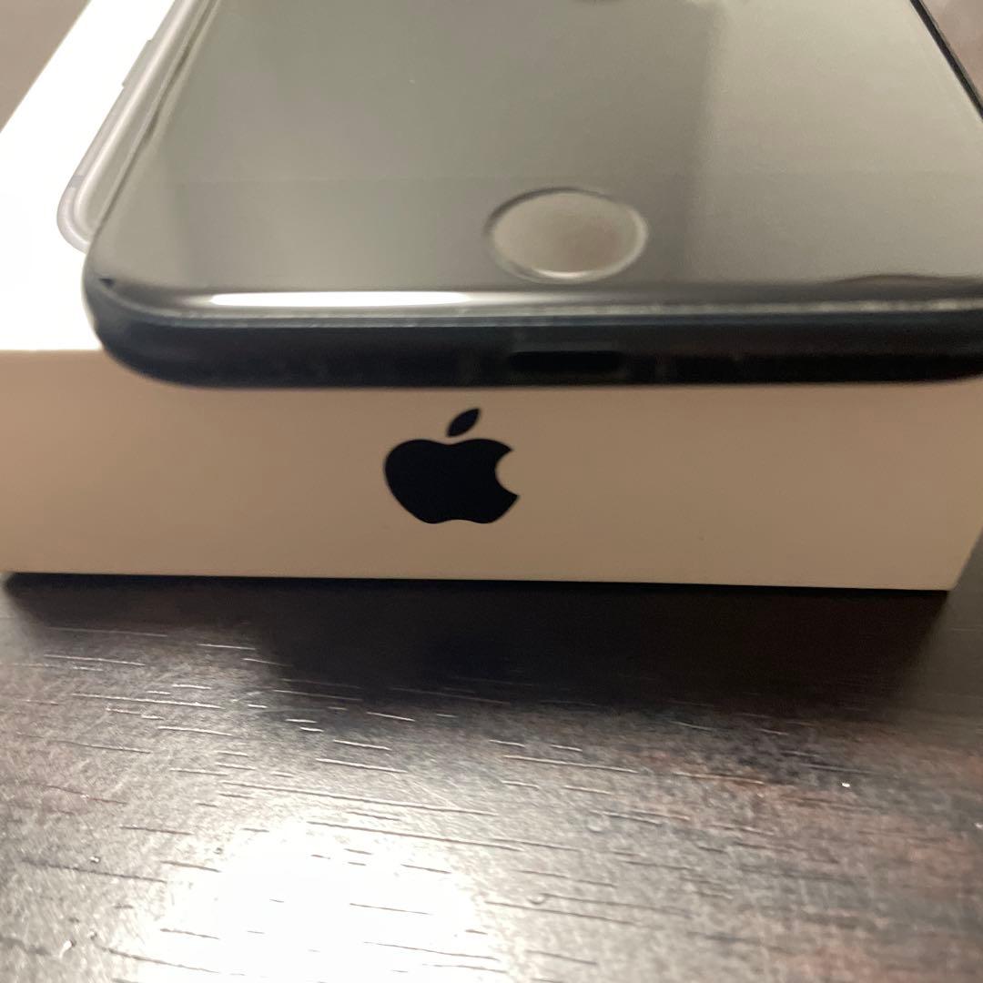 スマートフォン本体 iphonese3 64gb