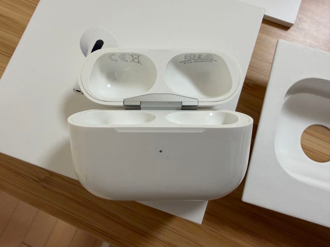 Apple AirPods Pro 第1世代 サードパーティイヤーチップあり