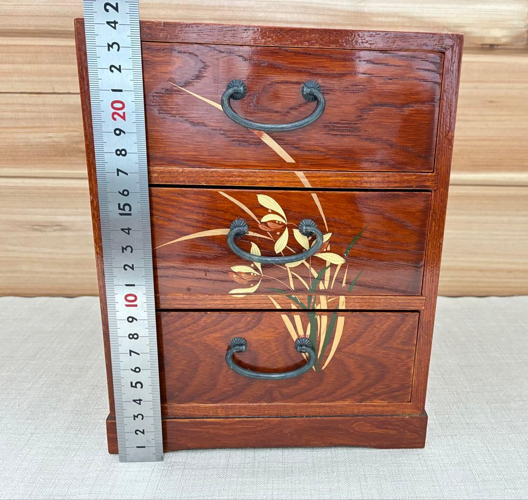 時代箪笥風 草花蒔絵 三段小箪笥 卓上和家具 古民家調 高さ約24cm