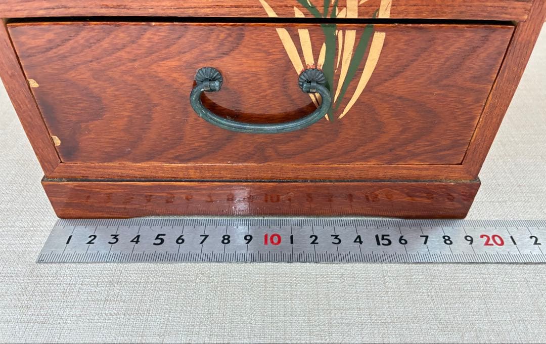 時代箪笥風 草花蒔絵 三段小箪笥 卓上和家具 古民家調 高さ約24cm