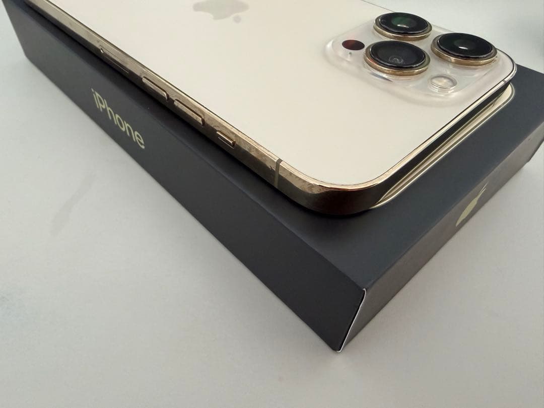 iPhone13proMax 本体　128GB ゴールド
