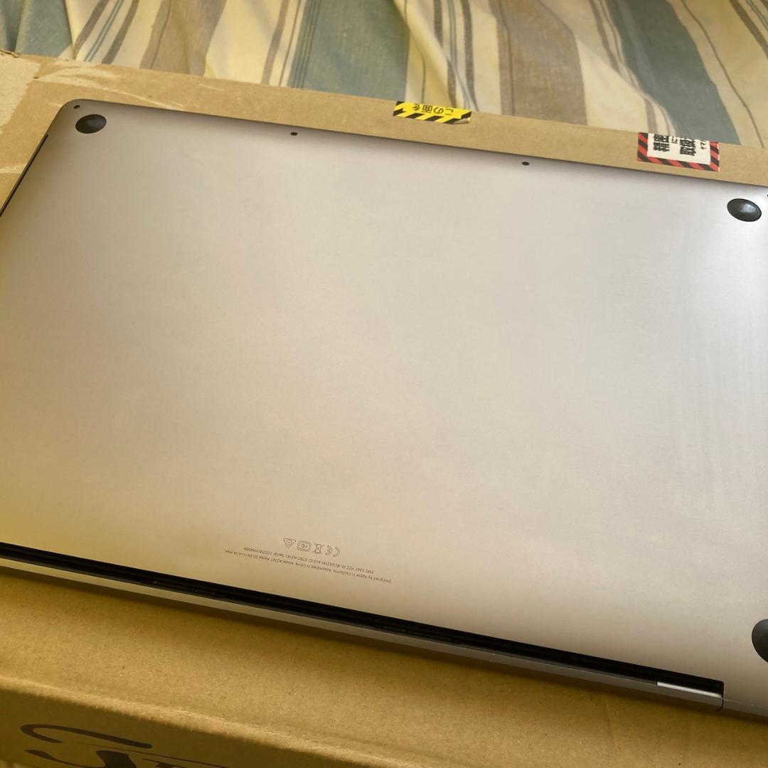 中古　MacBook Pro　MVVJ2J/A（2019, 16-inch）