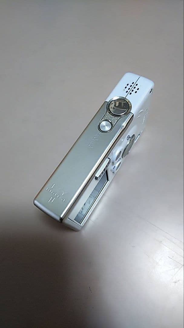 Canon IXY DIGITAL ホワイト PC1060