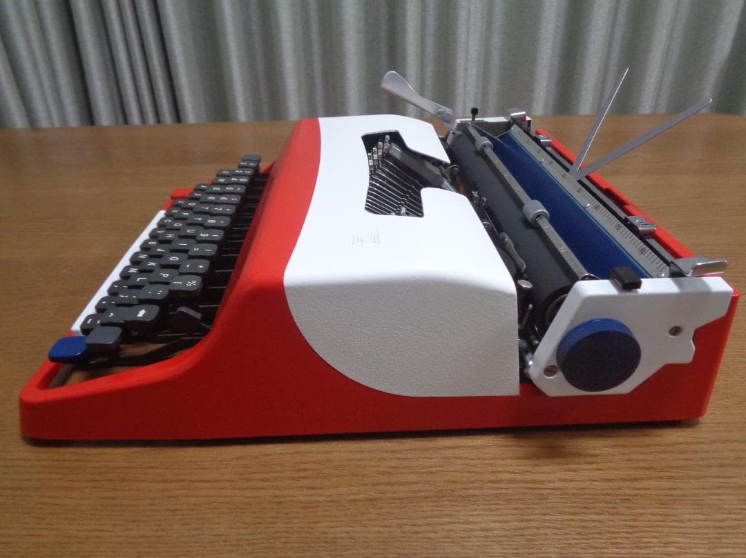 完動品　olivetti lettera32 タイプライター　トリコロールカラー