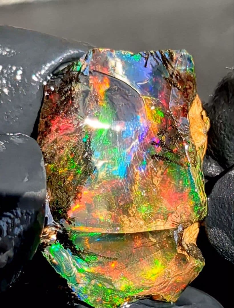 【22.5ct】エチオピアオパール　原石　虹　レインボー　デンドライトオパール