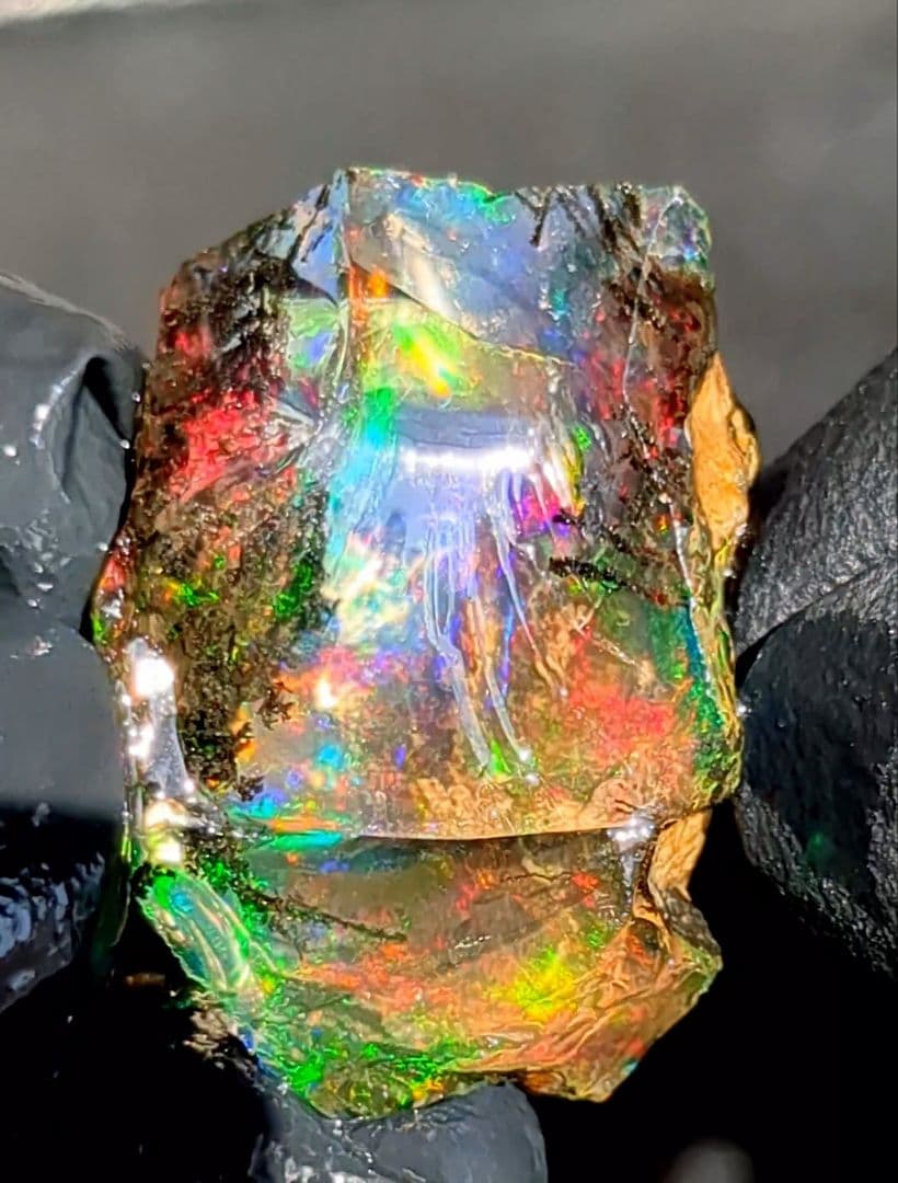 【22.5ct】エチオピアオパール　原石　虹　レインボー　デンドライトオパール