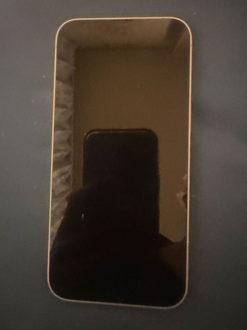 ほぼ新品未使用 iPhone 16e ホワイト 128GB 物理SiMあり