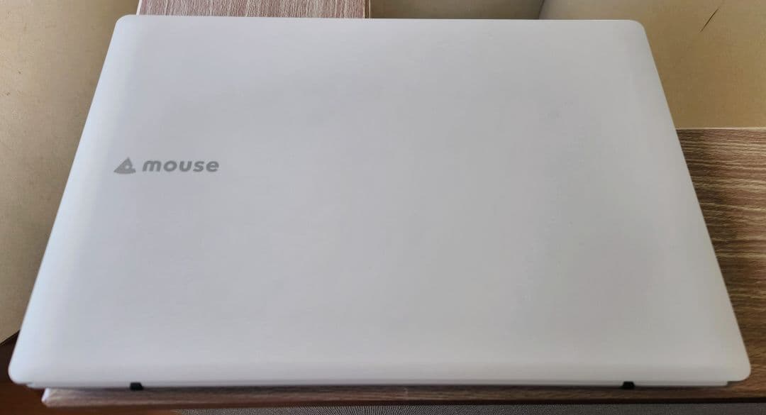 Mouse Core i7 6500U 15.6型　1920x1080/フルHD