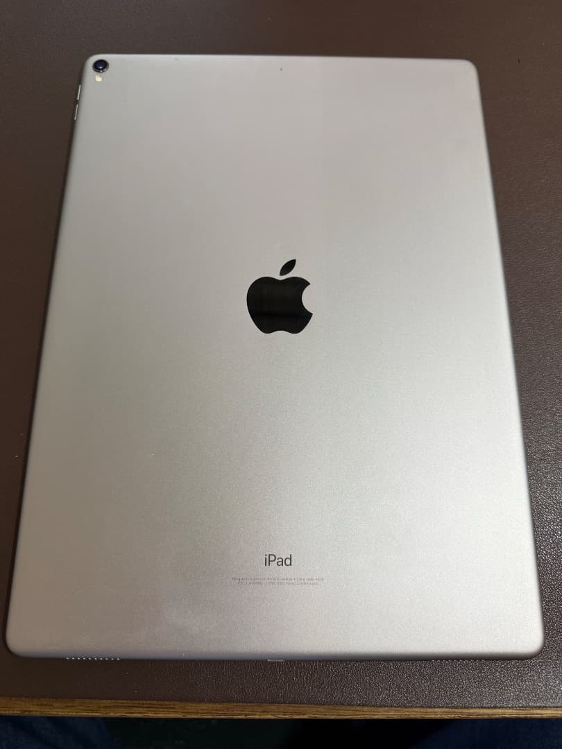 Apple iPad Pro（第二世代） 12.9inchシルバー 本体
