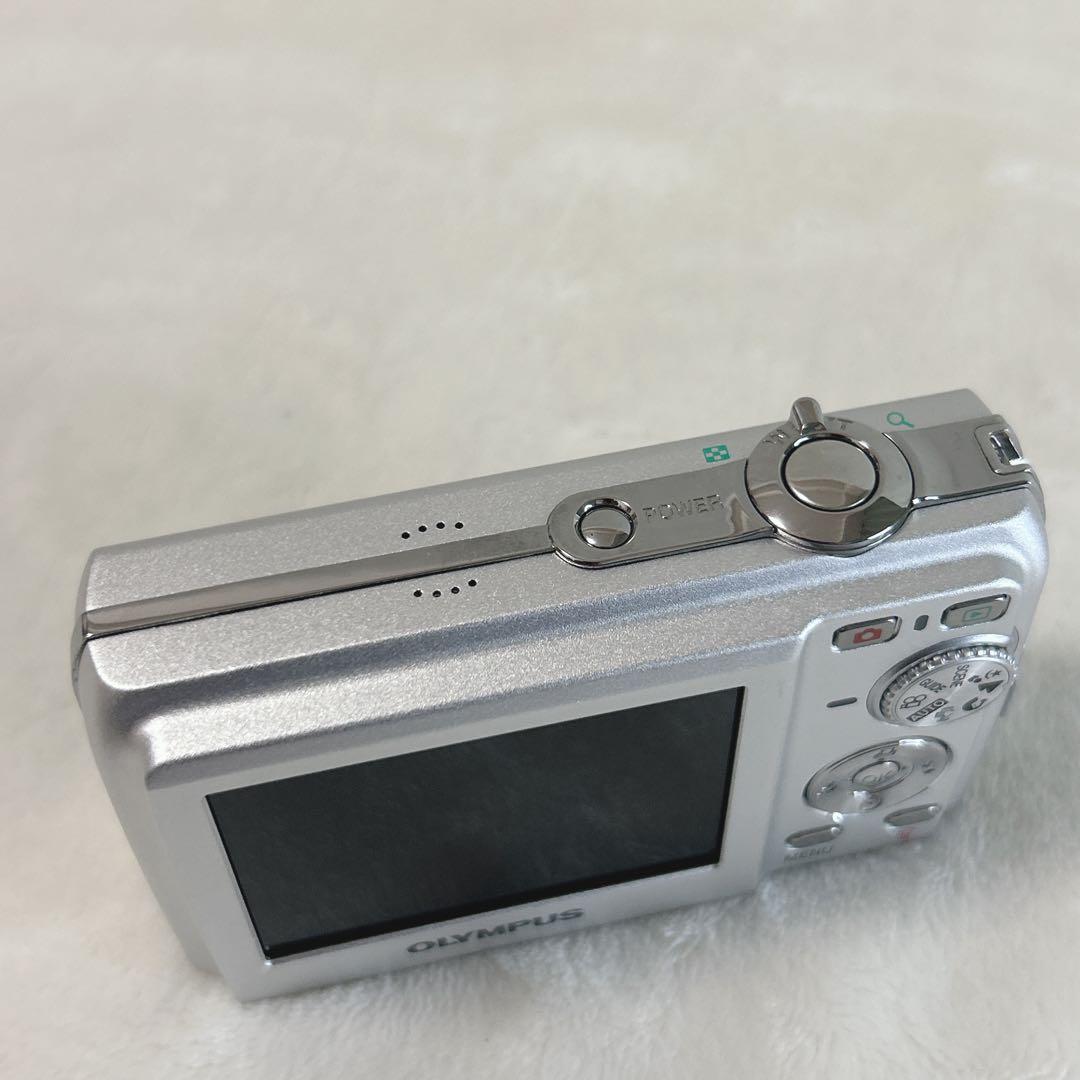 ✨未使用級✨ レア物　OLYMPUS FE-200 シルバー コンデジ　カメラ