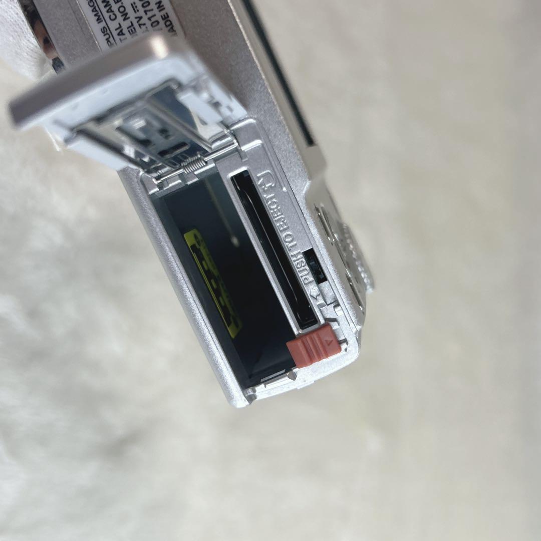 ✨未使用級✨ レア物　OLYMPUS FE-200 シルバー コンデジ　カメラ