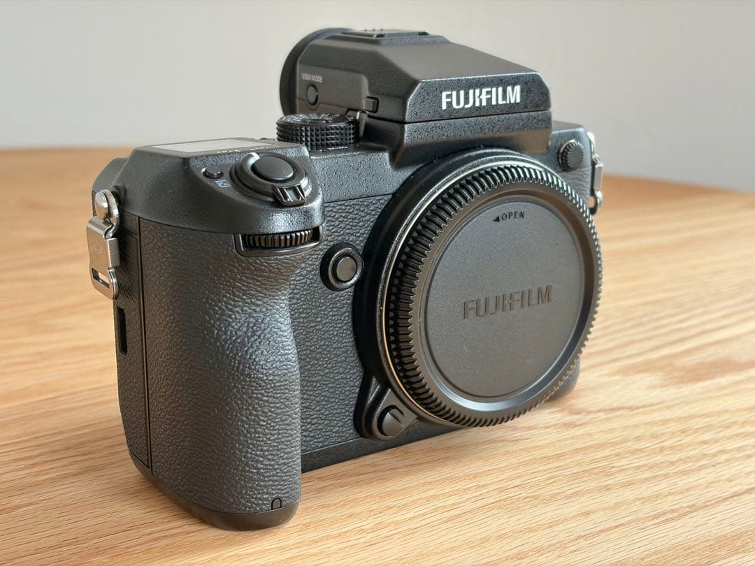 FUJIFILM GFX50S 本体 バッテリー3個付　シャッター回数700以下