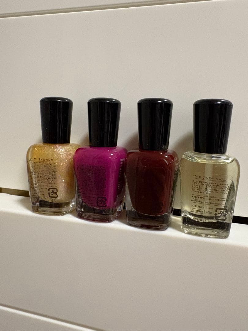 美品　Zoya ネイルポリッシュ 24本セット　ネイルカラー