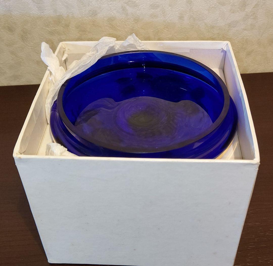ボヘミアガラス ブルー 金彩 薔薇模様 蓋付き 三つ足 チェコ