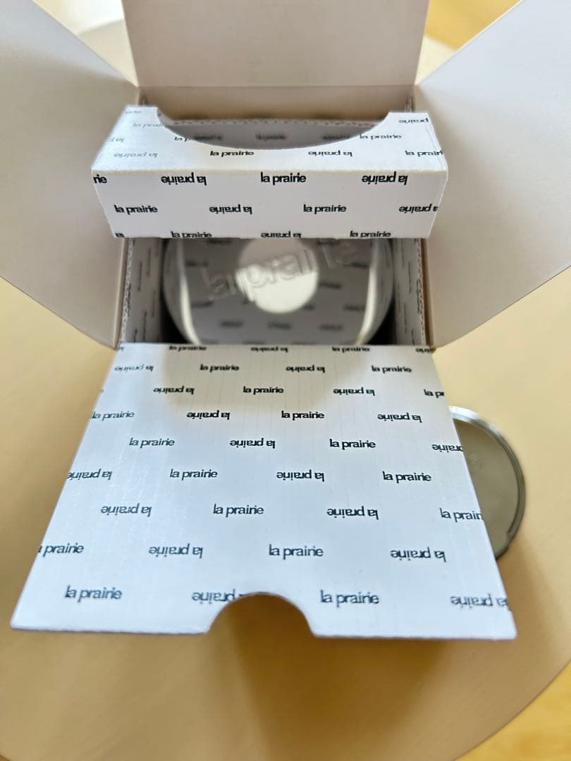 la prairie ラ・プレリー　ルースパウダー ミニメイクブラシのおまけ無し