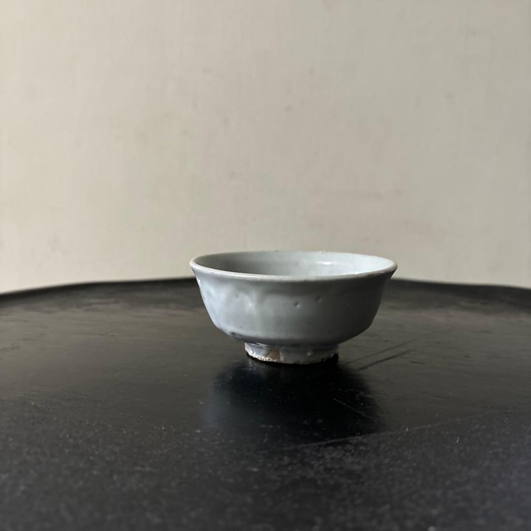 李朝盃　白磁　堅手　ぐい呑み　骨董　アンティーク.古美術.骨董.酒器.韓国骨董.