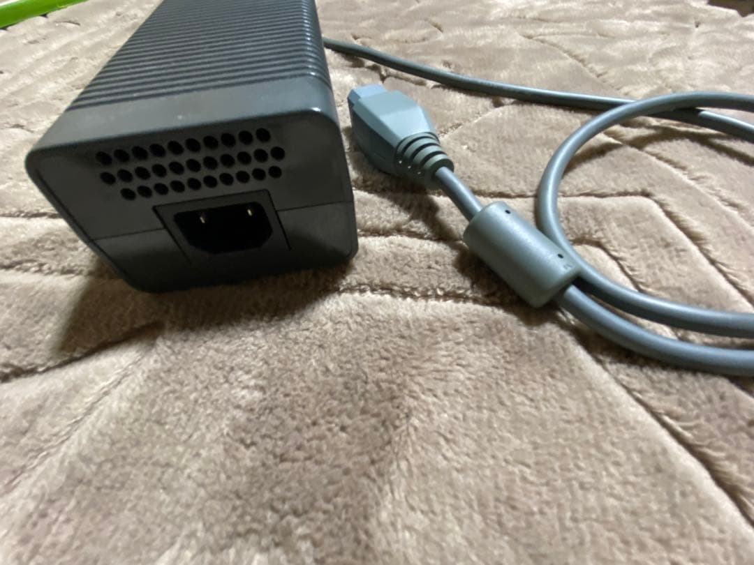 (動作確認OK)XBOX360本体+ソフト3本セット　HDD60GB
