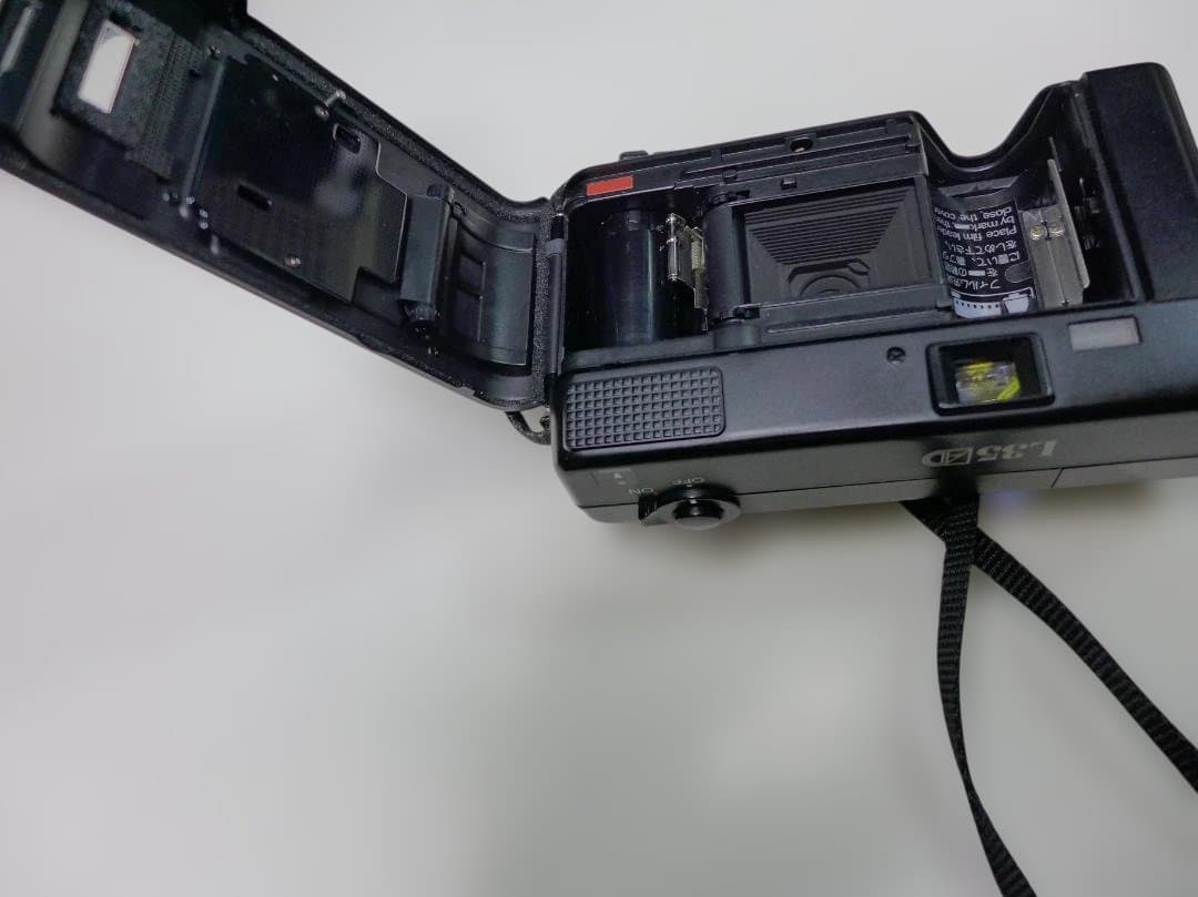 【完動品】 NIKON L35AD ピカイチ ISO 1000 フィルムカメラ