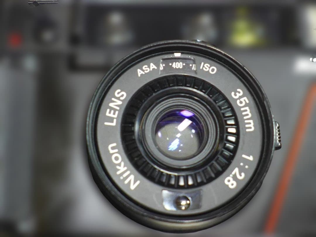【完動品】 NIKON L35AD ピカイチ ISO 1000 フィルムカメラ
