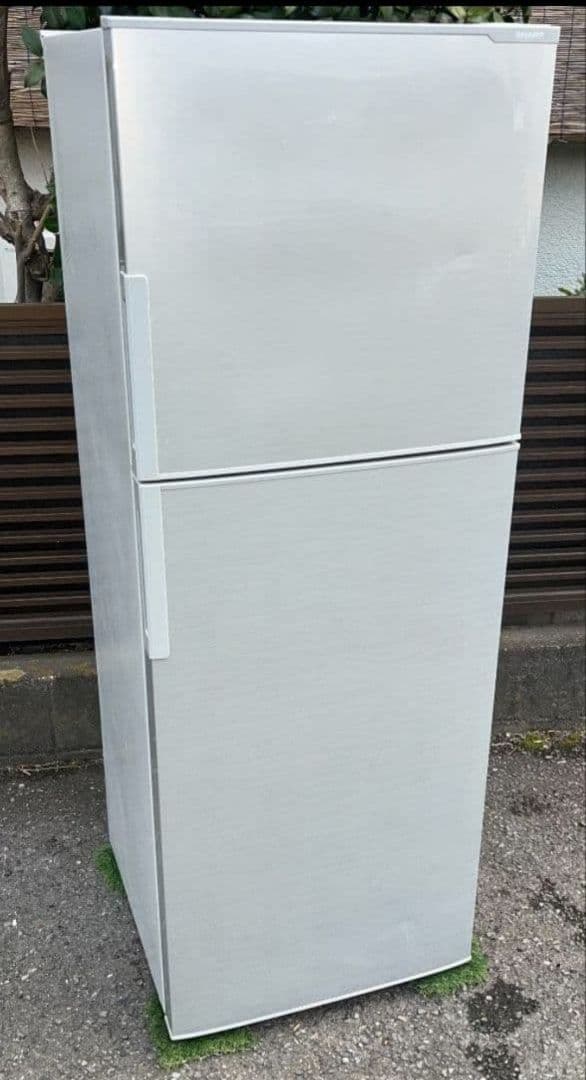 シャープ冷凍 冷蔵庫225L 横縞模様温度調節5段階自動霜取り機能付2016年製