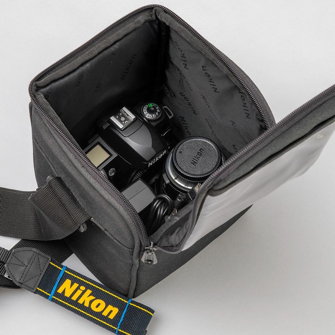 Nikon D70 デジタル一眼レフカメラレンズキット