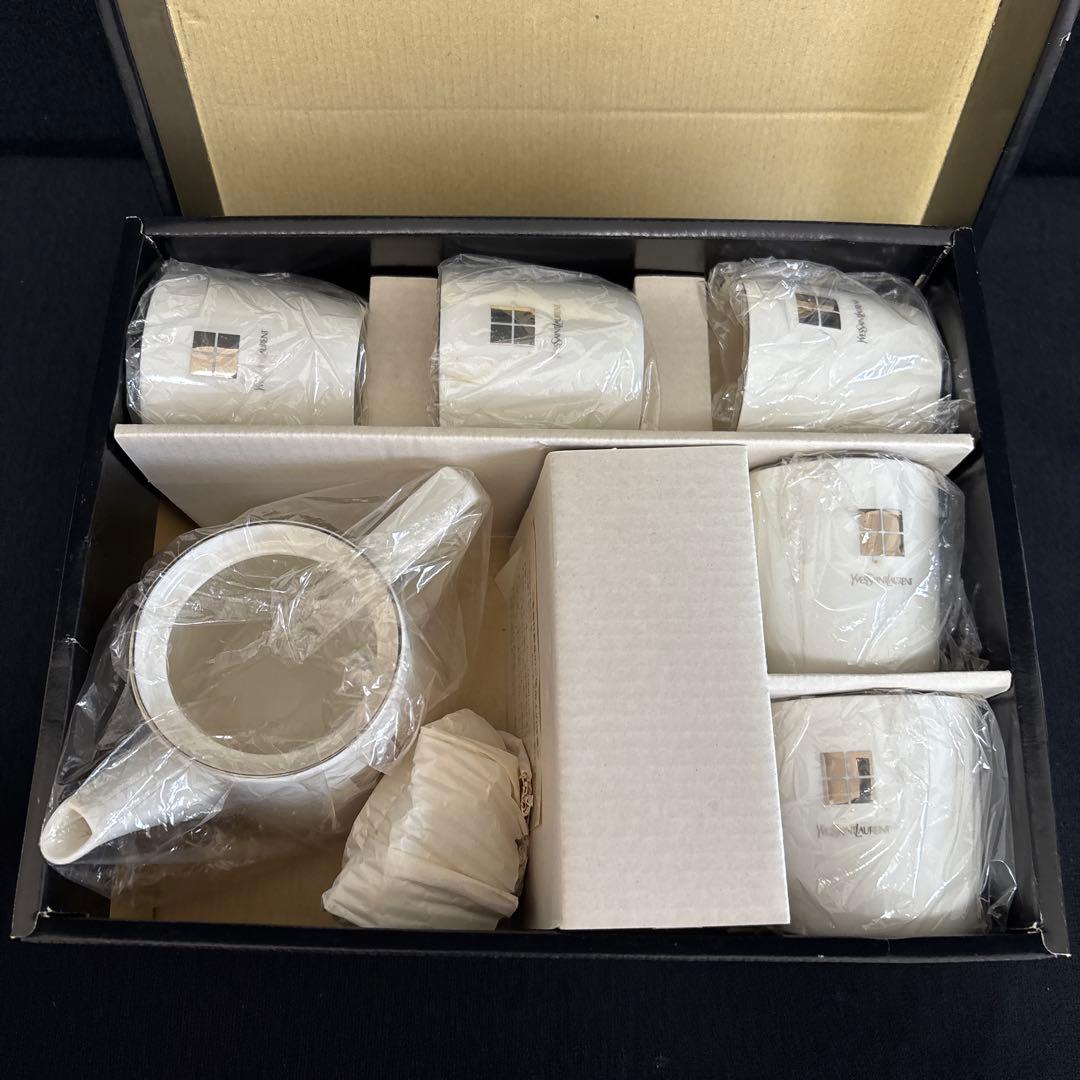 YVES SAINT LAURENTイヴサンローランティーポットとカップセット