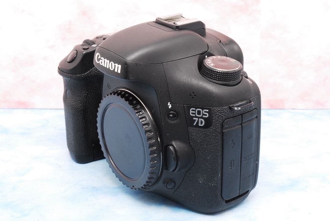 キャノン EOS 7D✨卒園式や卒業式✨超望遠レンズ付✨一眼レフカメラ