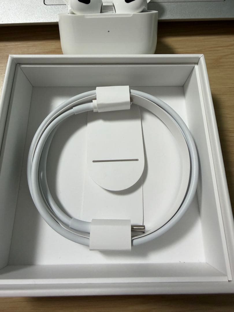 AirPods 第3世代 美品 使用期間約1年 バッテリー良好 動作確認済み