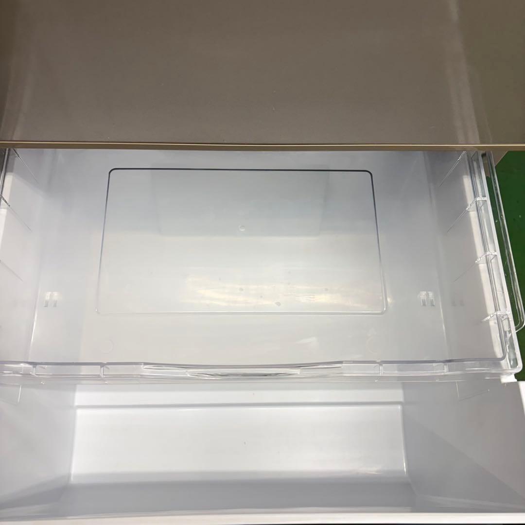 820 日立 1〜2人暮らし用　中型冷蔵庫　小型　右開き　別荘保管品　3ドア