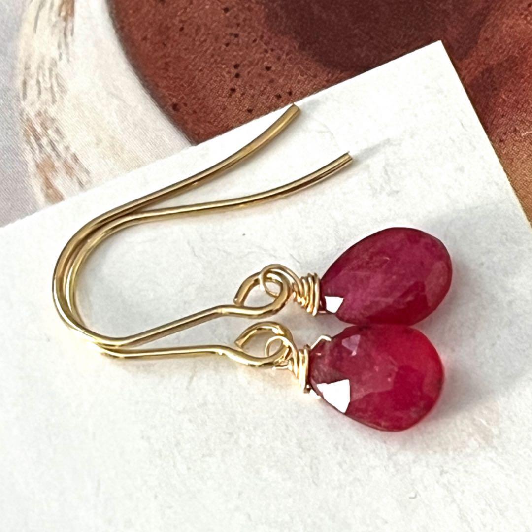 1点作品☺︎ 天然（無加工）ルビーピアス　イヤリングに変更可能☺︎
