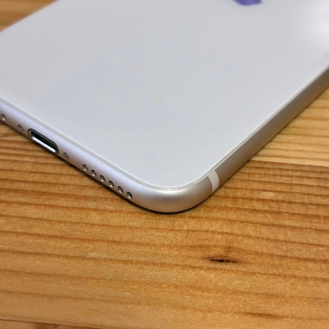バッテリー新品　iPhoneSE第3世代64GB SIMフリー　美品　おまけ有り