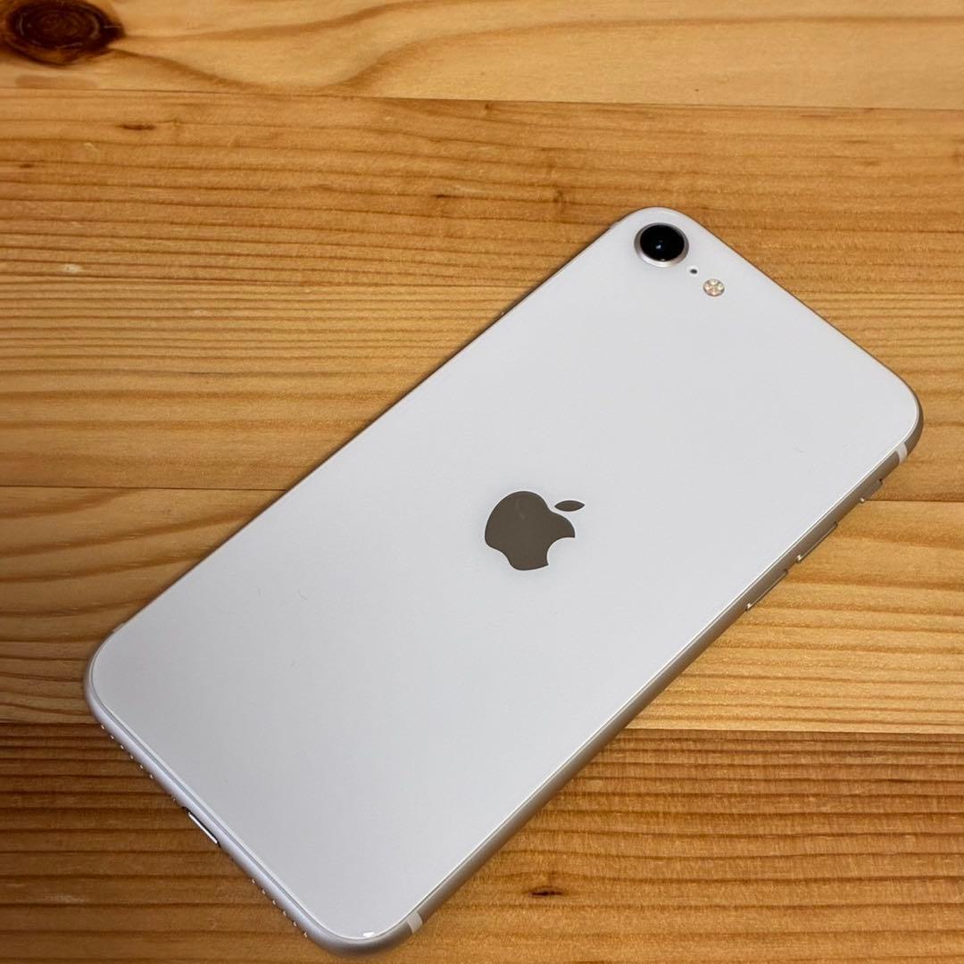 バッテリー新品　iPhoneSE第3世代64GB SIMフリー　美品　おまけ有り