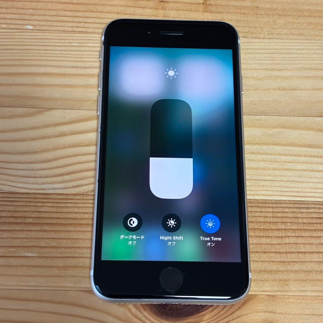 バッテリー新品　iPhoneSE第3世代64GB SIMフリー　美品　おまけ有り