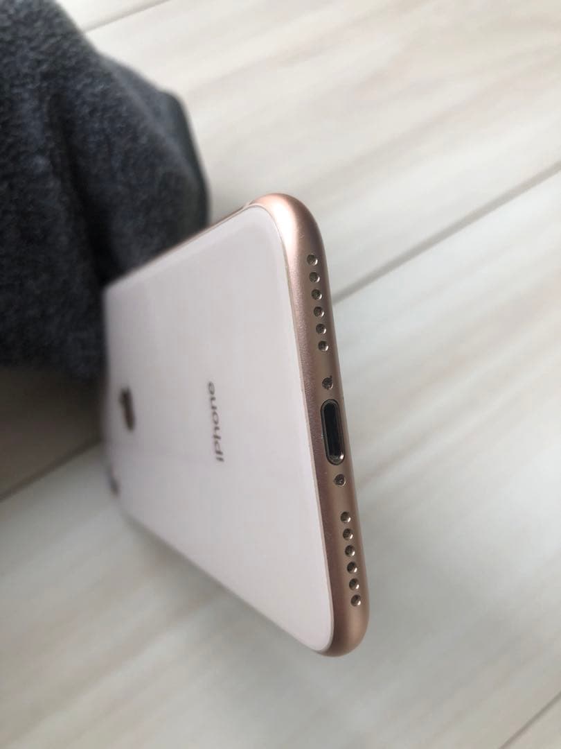 （美品）Apple iPhone8 64GB ゴールド　箱あり