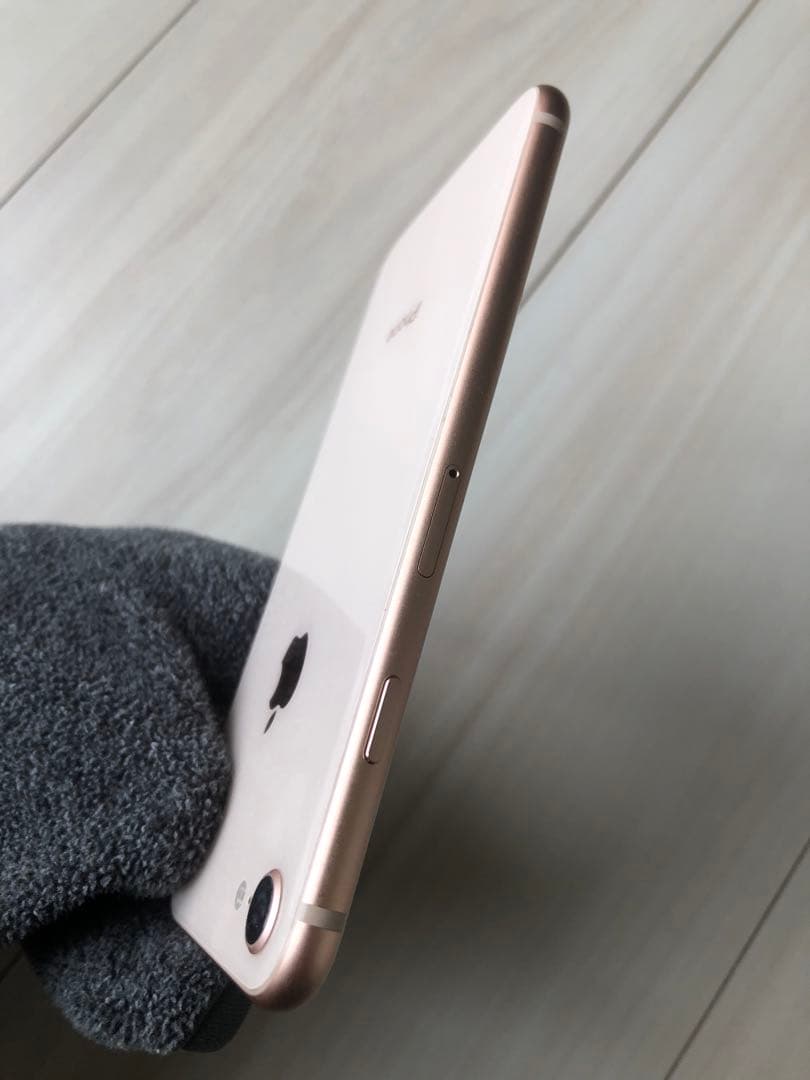 （美品）Apple iPhone8 64GB ゴールド　箱あり