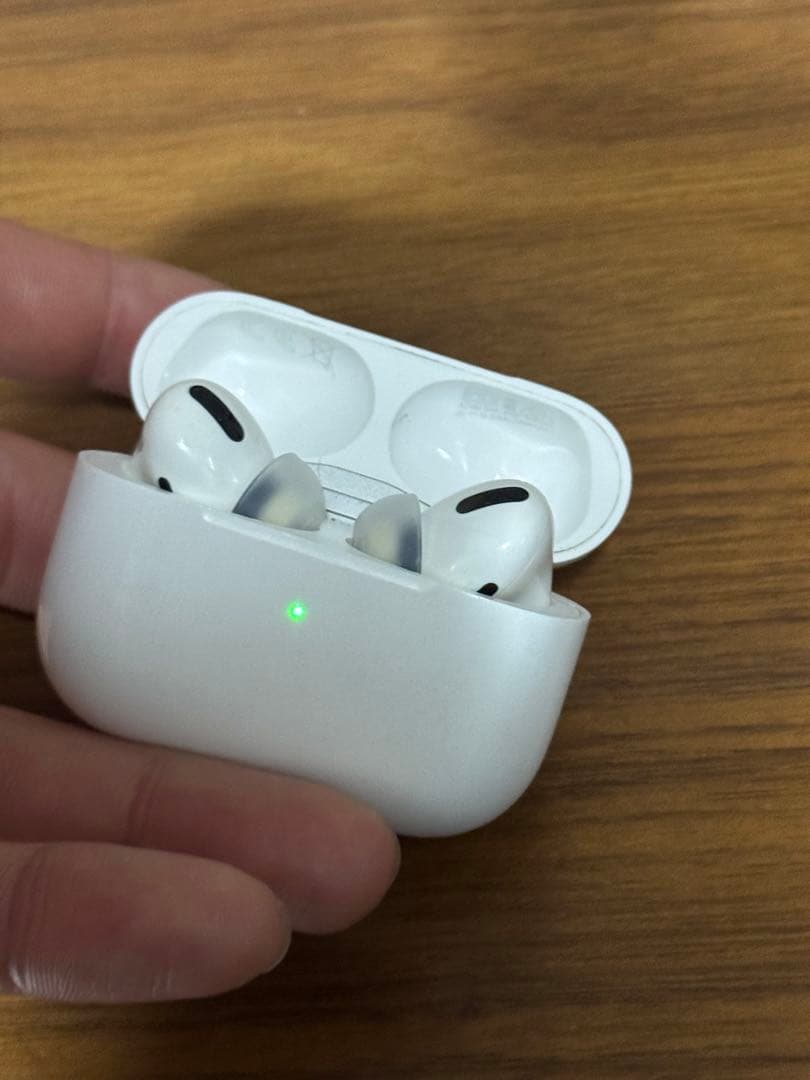 AirPods Pro2 本体 充電ケース付き　左耳故障　値下げ可能