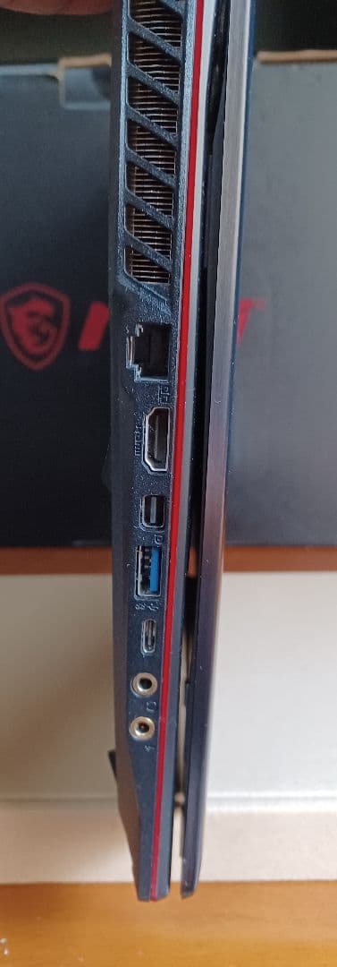 MSI GP63 Leopard 8RE-1225JP ゲーミングノートPC
