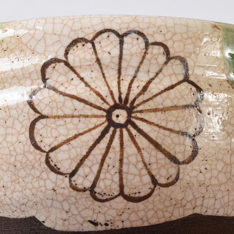 茶道具　加藤春岱作　織部焼　古織部　菊文　茶碗　仕覆・時代箱付　V　R8213