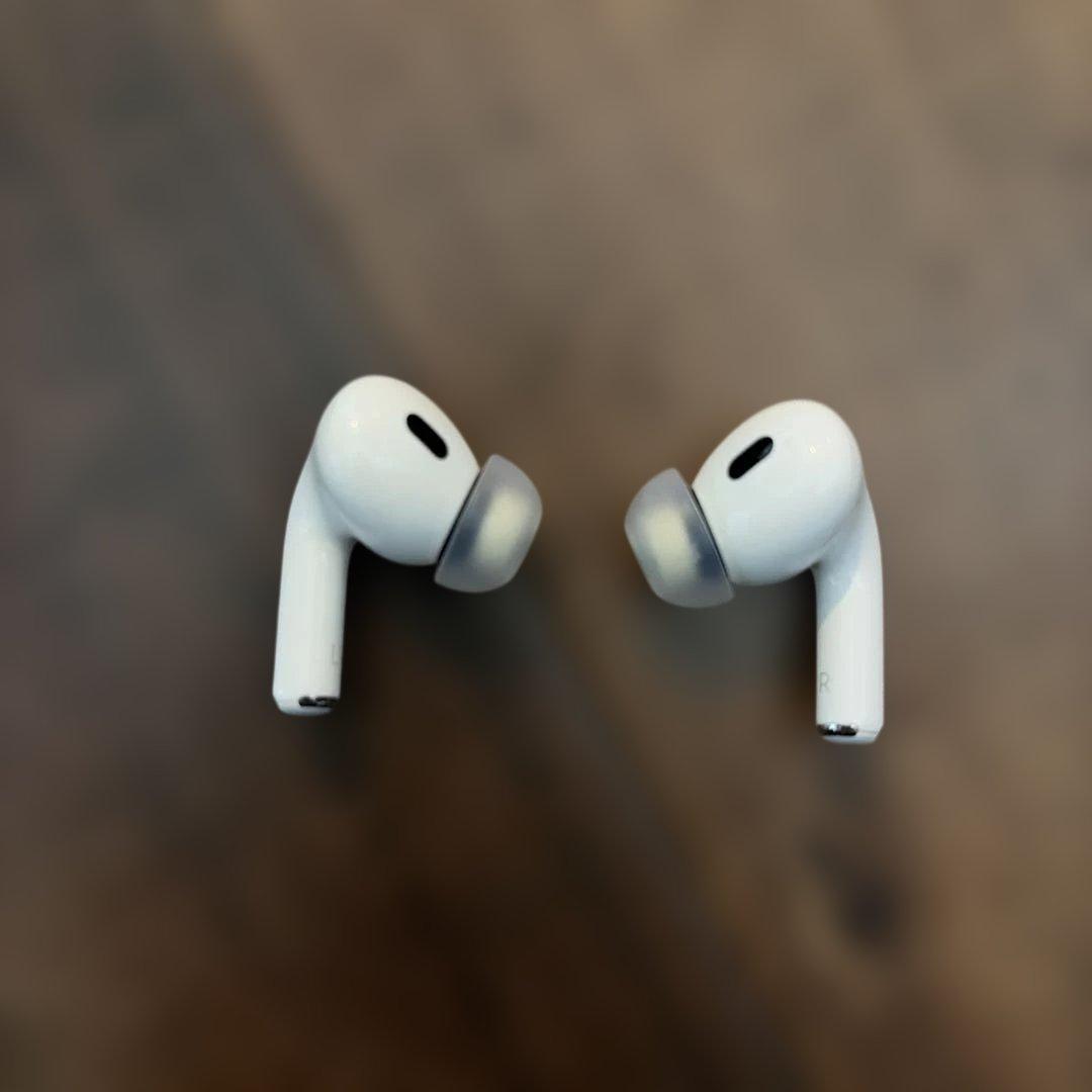 純正品　AirPods Pro 2 AZLA イヤーチップおまけ付き