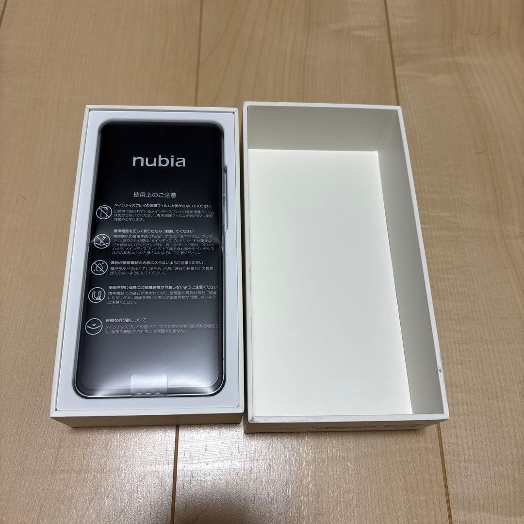 新品nubia Flip 2 Y!mobile 本体
