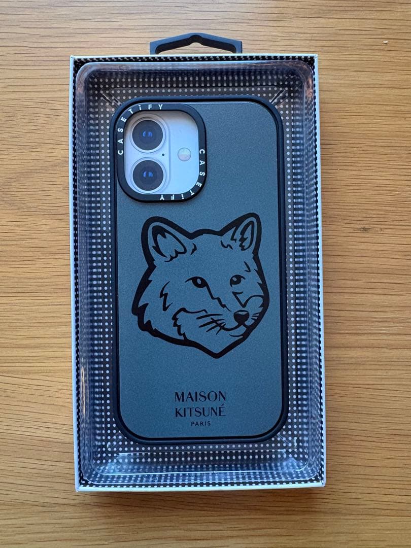 【ほぼ新品】Maison Kitsuné iPhone16 Slate Grey